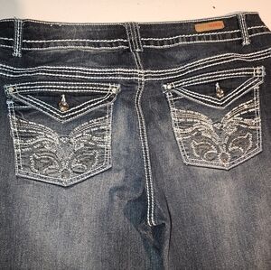 Bongo Jean's. Size 17.